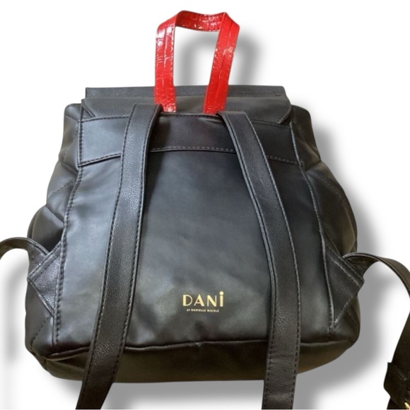 Dani by Danielle Nicole Disney Minnie Mouse Black Quilted Backpack - Picture 2 of 11